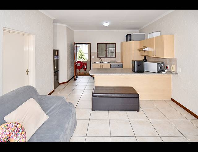 1 BEDROOM APARTMENT TO LET IN PAULSHOF